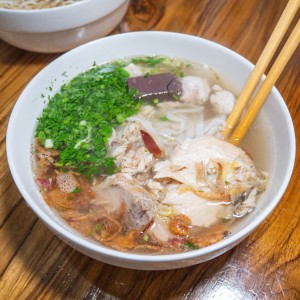 Mae Houa Noodle Soup