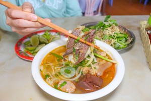 ຮ້ານອາຫານແບ໋ບີ Quán bé bi