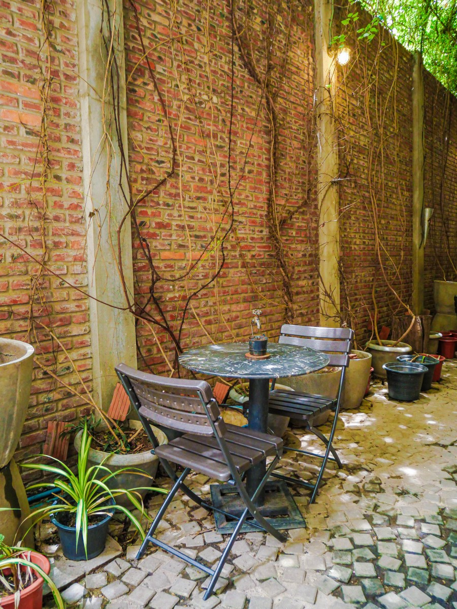 The mystery cafe