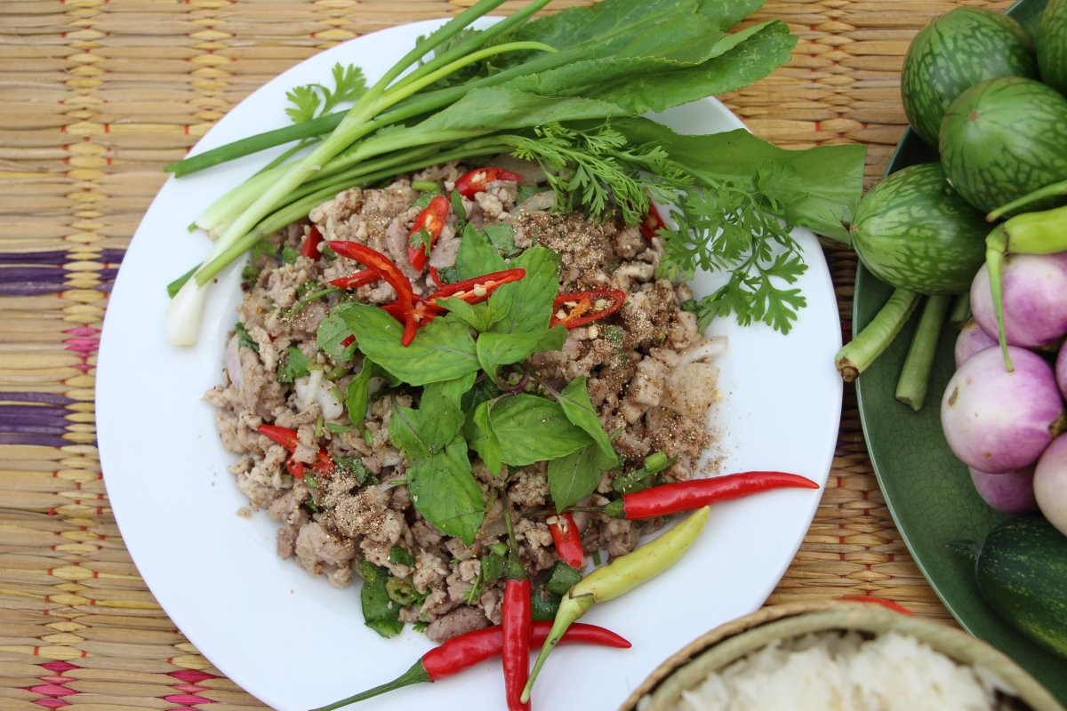 Top 5 Lao dishes to enjoy with a fresh beer!