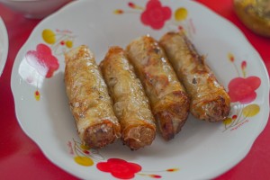 Aunty Theuang banh cuon-fried egg roll