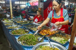 Mae Toh Vang Vieng Food