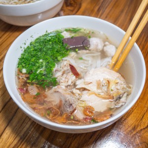 Mae Houa Noodle Soup