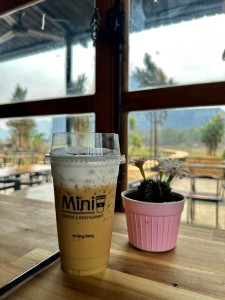 The mini cafe & restaurant