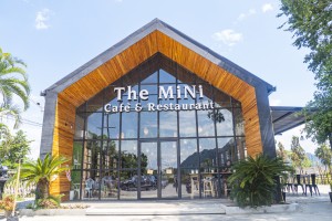 The mini cafe & restaurant
