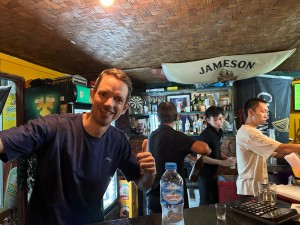 Garry's Irish Bar